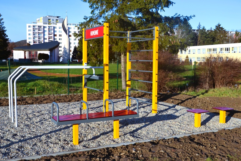 Workoutové ihrisko (pri knižnici)