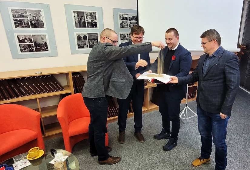 "Frontové a lazaretné vojnové cintoríny" vo Vihorlatskej knižnici