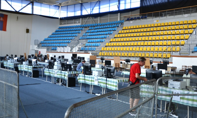 Veľkokapacitné registračné centrum v športovej hale