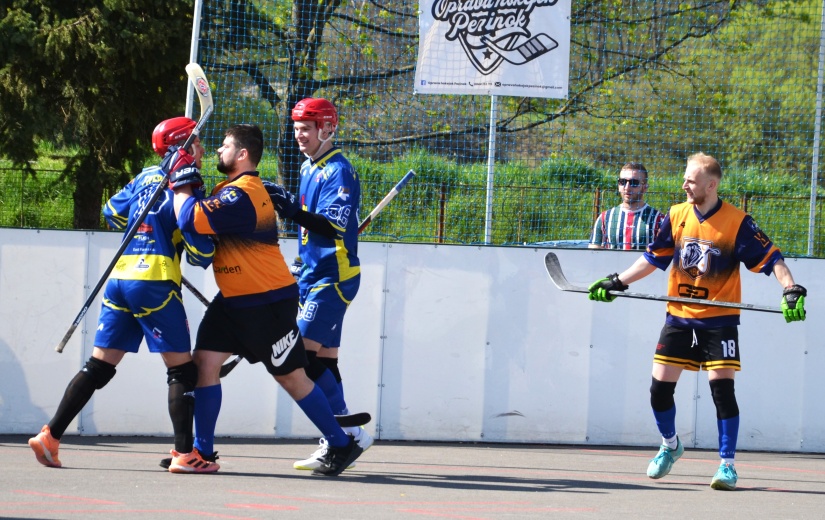 Hokejbalové štvrťfinále: Humenné - Trebišov 5:4 sn