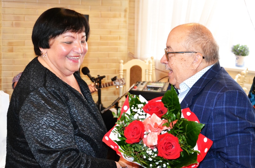 Krst dvojzbierky Viery Čurmovej "Na krídlach anjela. Kvapôčky šťastia"