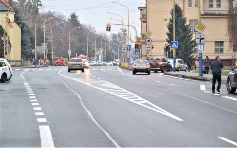 Nefunkčná signalizácia pri kostole Všetkých svätých