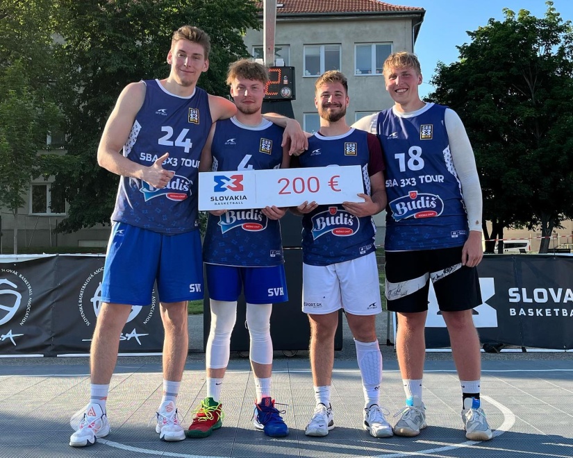Slovensko U-23. Ján Balogáč úplne vpravo