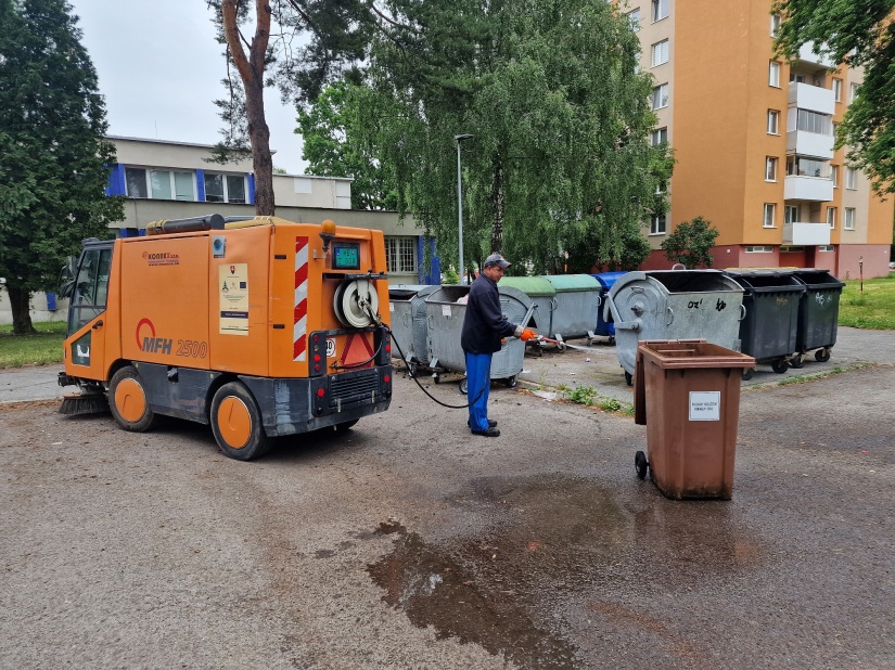 Čistenie odpadových nádob na BRKO
