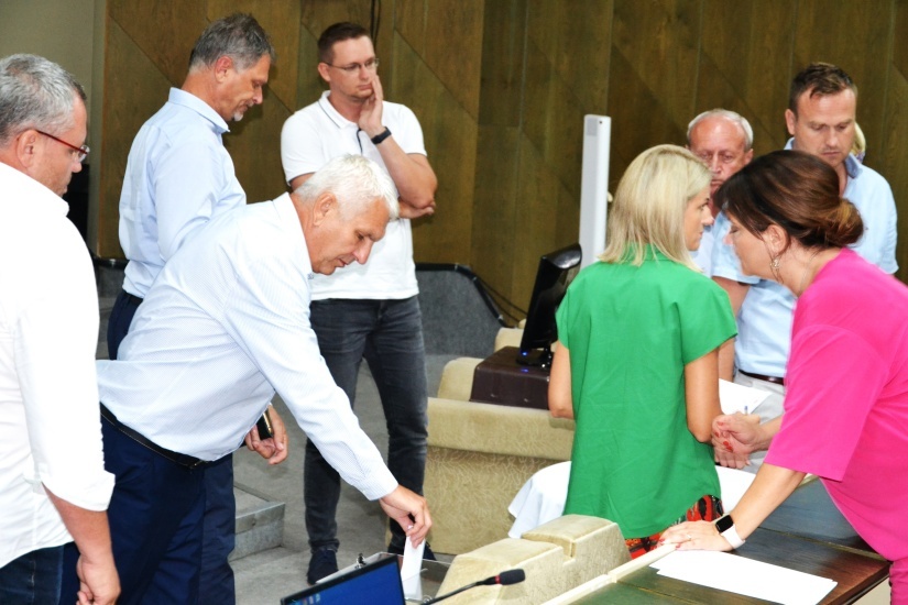 5. Zasadnutie MsZ... tajné hlasovanie