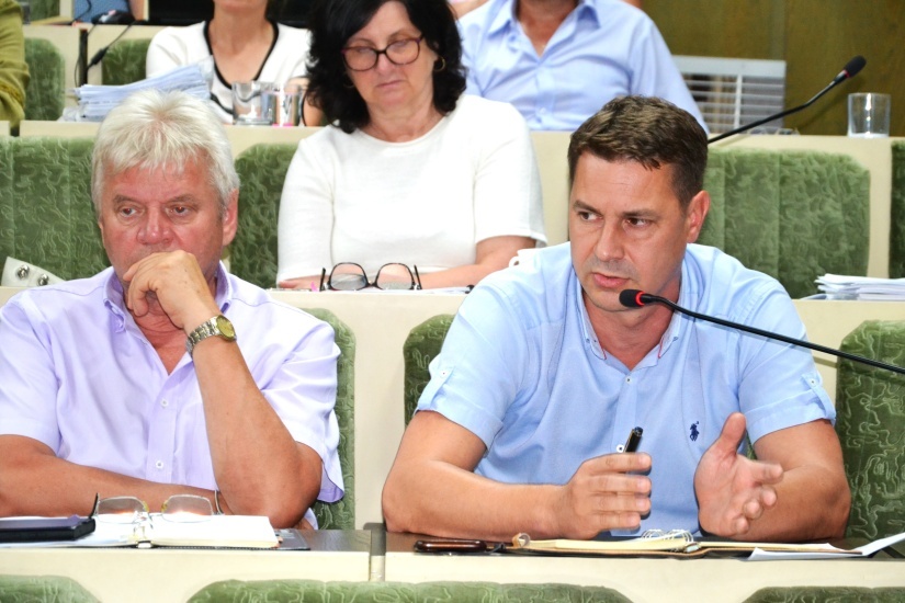 5. Zasadnutie MsZ... Milan Kuruc (riaditeľ TS) a Peter Ždiňák (riaditeľ SRaŠZ)