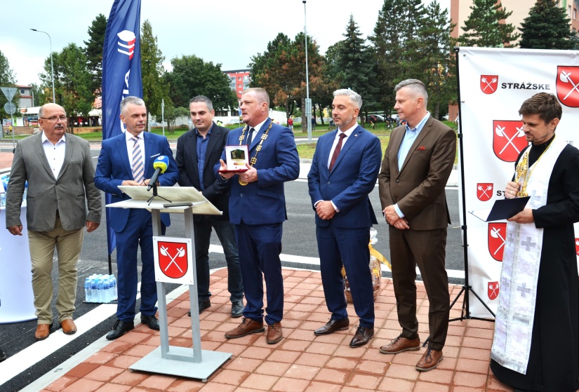 Okružná križovatka v Strážskom (slávnostné otvorenie)