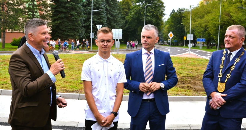 Okružná križovatka v Strážskom (slávnostné otvorenie)