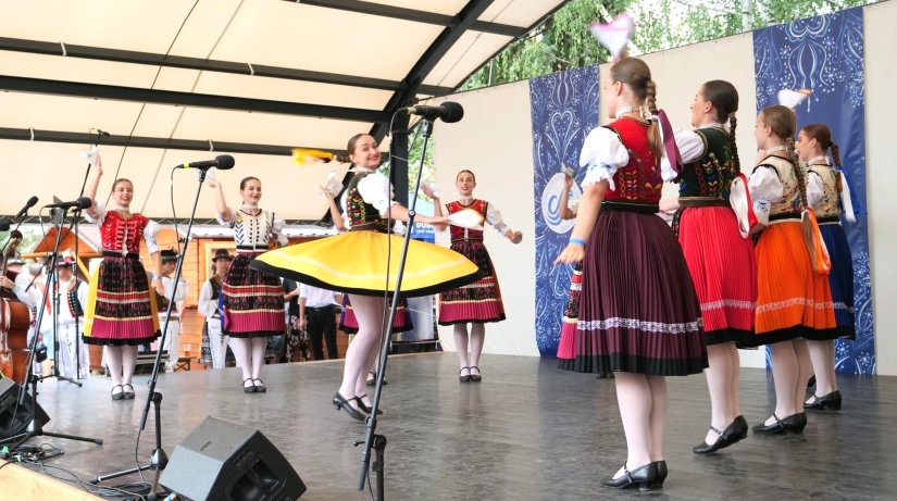 FS Chemlon na 29. Dubnickom folklórnom festivale