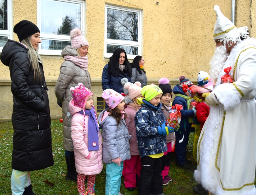 Vitaj, vitaj, v MŠ Družstevná, milý MIKULÁŠ