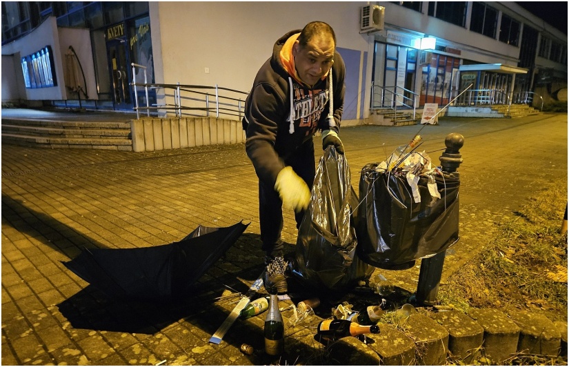 Čistenie mesta po silvestrovskej oslave