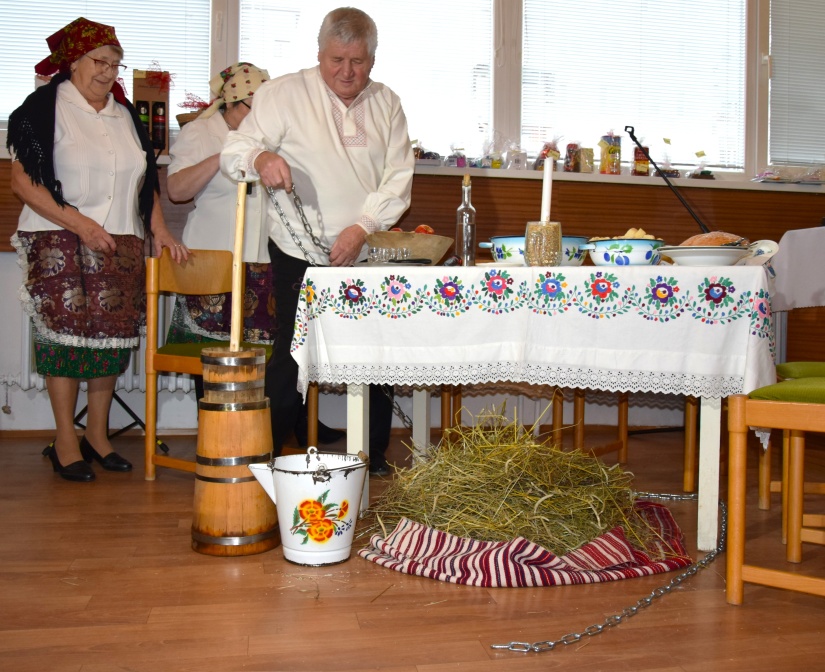 SVJATYJ VEČOR – zvyky aj kroje z Ruskej Poruby