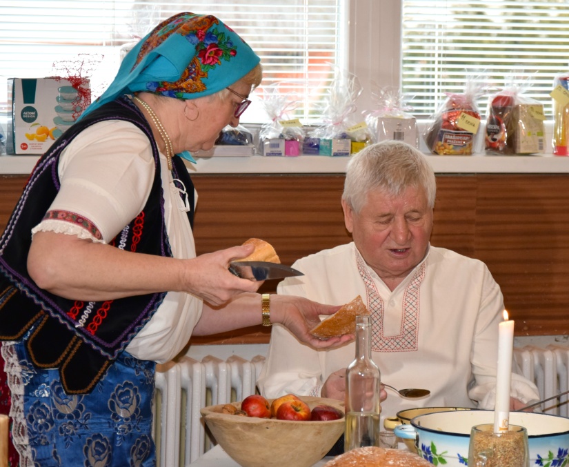 SVJATYJ VEČOR – zvyky aj kroje z Ruskej Poruby