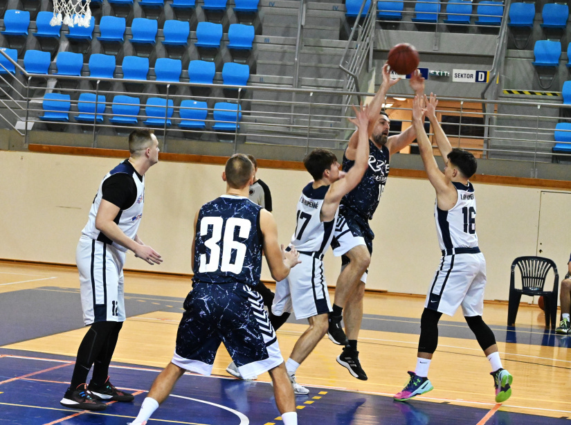 1. BK Humenné - Slávia HSR Košice 73:92