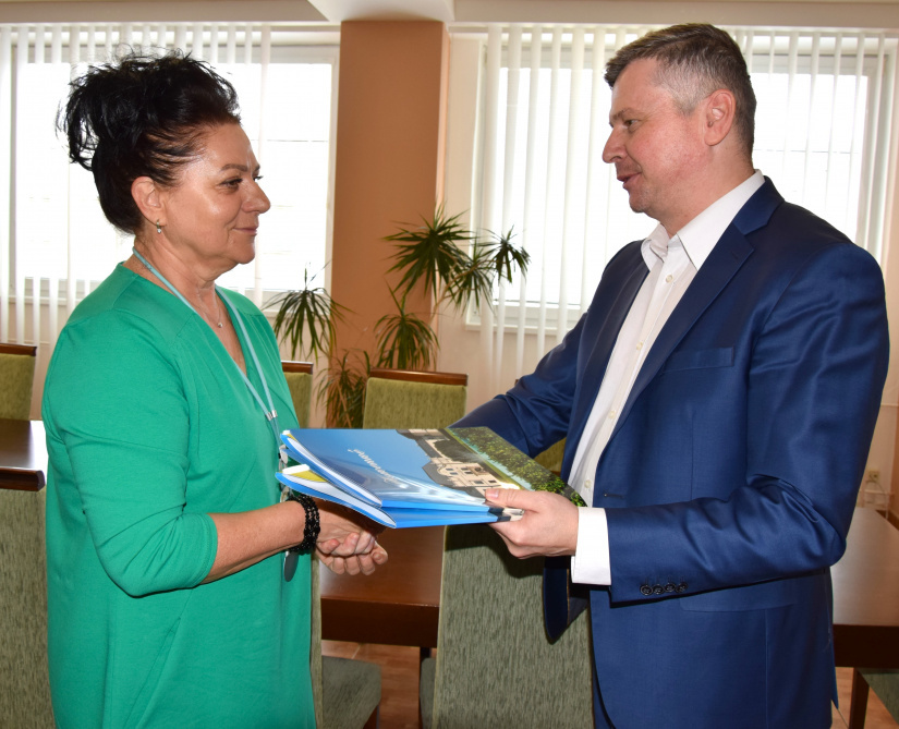 MENOVANIE RIADITELIEK: M. Gribová a M. Meričko
