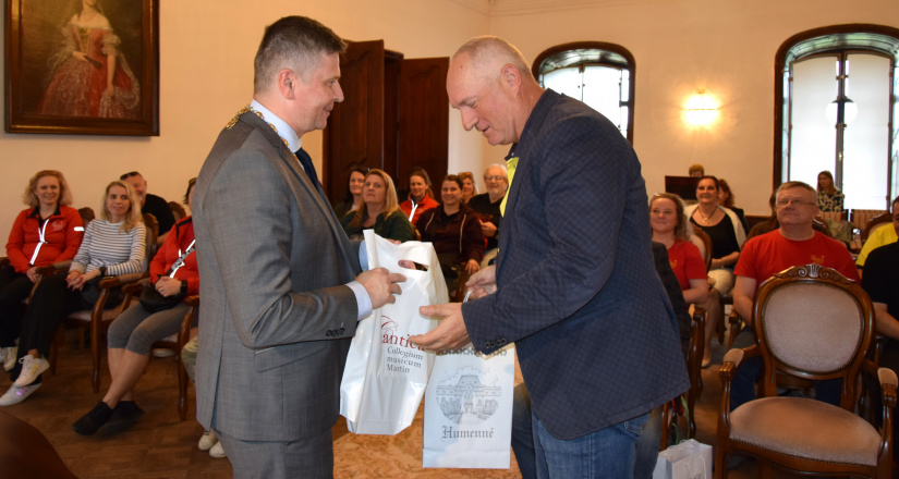 Prijatie zboru Cantica Collegium Musicum v kaštieli