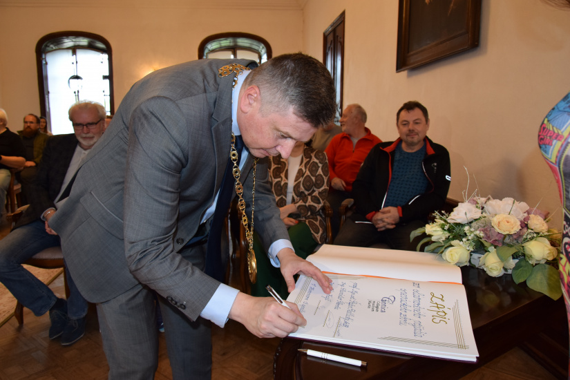 Prijatie zboru Cantica Collegium Musicum v kaštieli