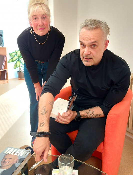 Jaro Slávik na besede vo Vihorlatskej knižnici