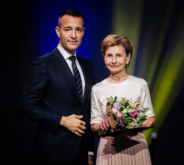Cenu prevzala Daniela Polovková
