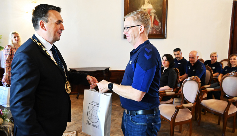 Návšteva v kaštieli - Majstrovstvá kadetov v hádzanej