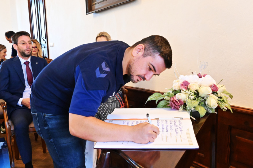 Návšteva v kaštieli - Majstrovstvá kadetov v hádzanej