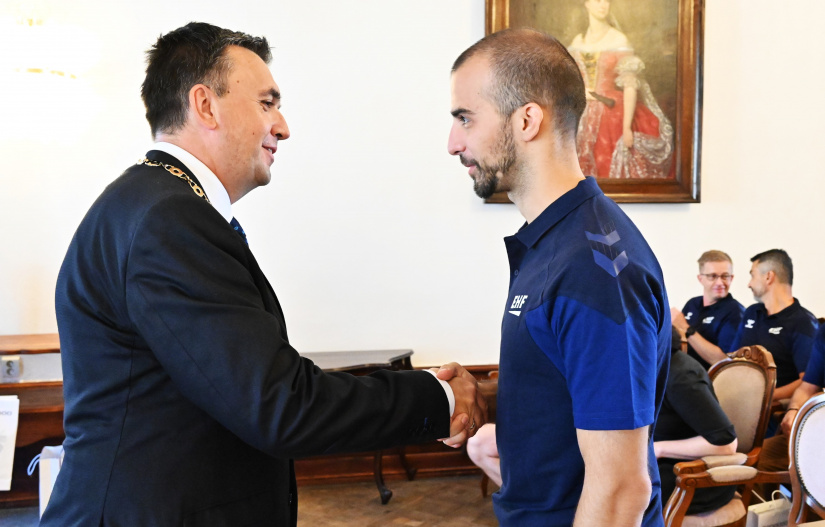 Návšteva v kaštieli - Majstrovstvá kadetov v hádzanej