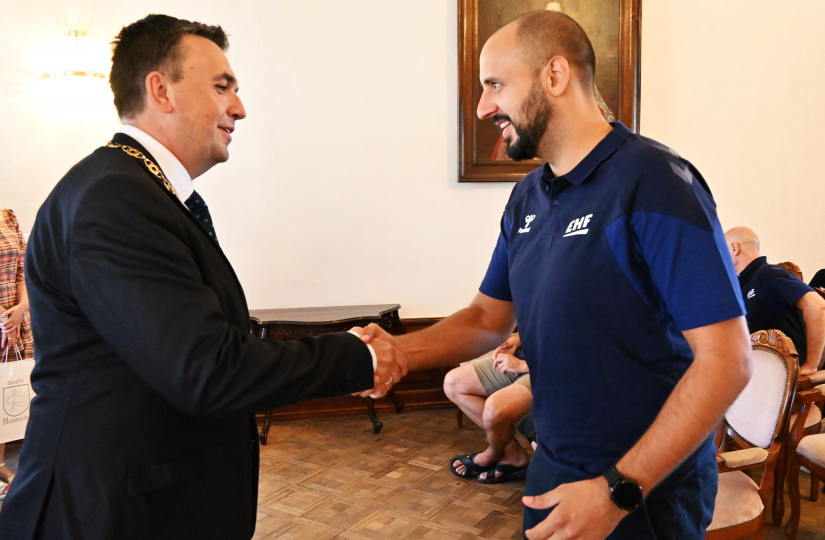 Návšteva v kaštieli - Majstrovstvá kadetov v hádzanej