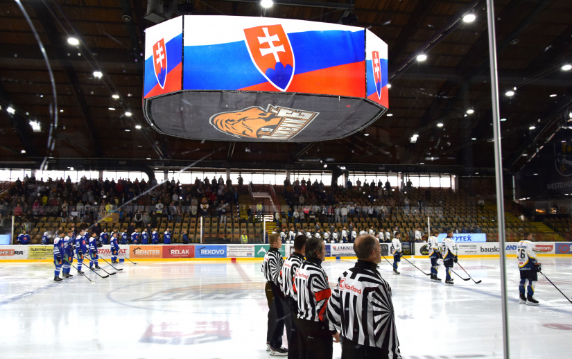 HC 19 Humenné - Slovensko "18" 10:2. Fandili školáci