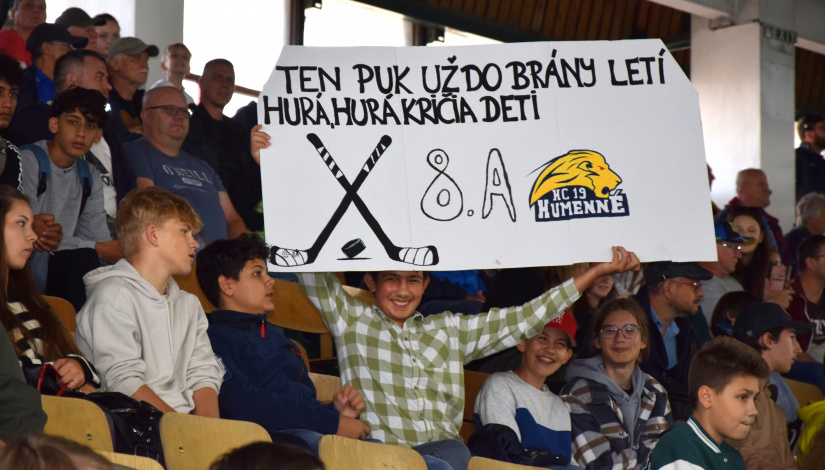 HC 19 Humenné - Slovensko "18" 10:2. Fandili školáci