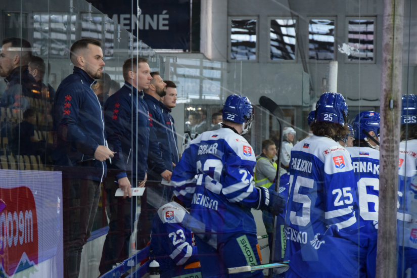 HC 19 Humenné - Slovensko "18" 10:2. Fandili školáci