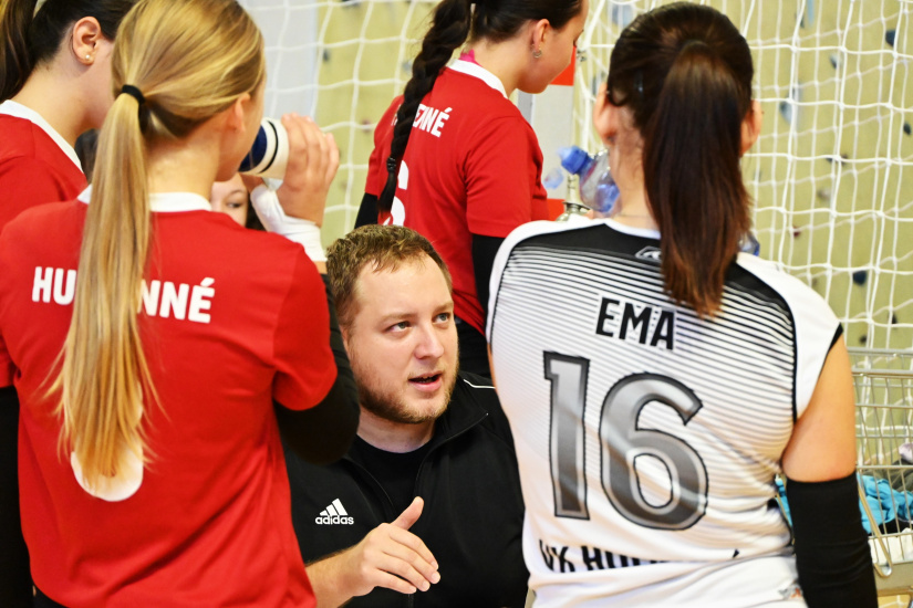 Staršie žiačky: VK Humenné - Kežmarok 3:1 a 3:1