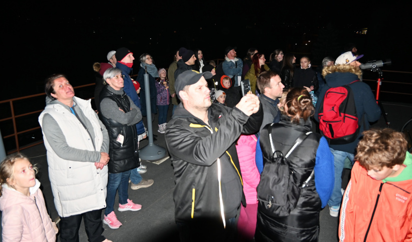 Pozorovanie kométy Tsuchinshan a planéty Saturn