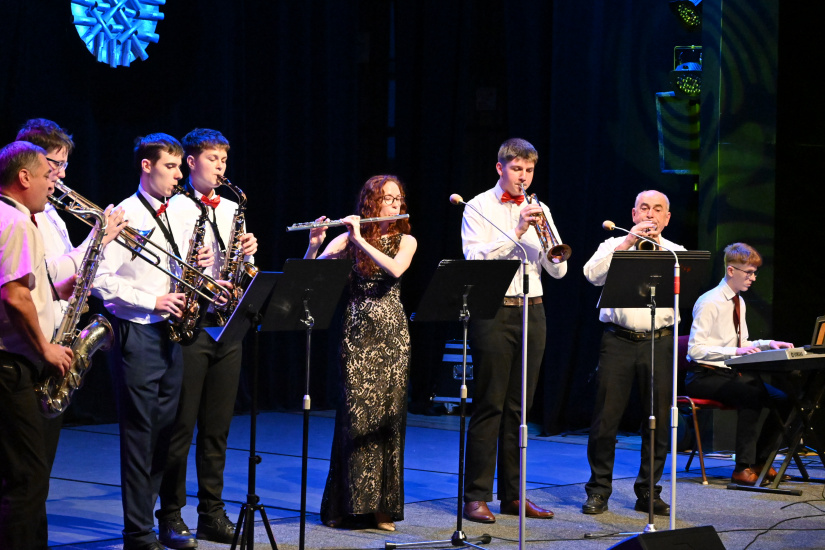 Vianoce s kaprom... (vianočný koncert ZUŠ P. Breinera)