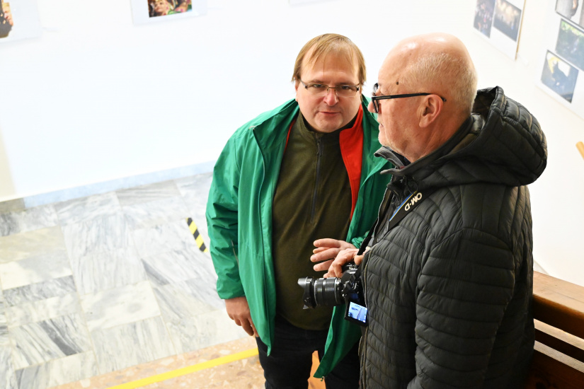 PRESHOW PAPARAZZI - prvá výstava v knižnici 2025