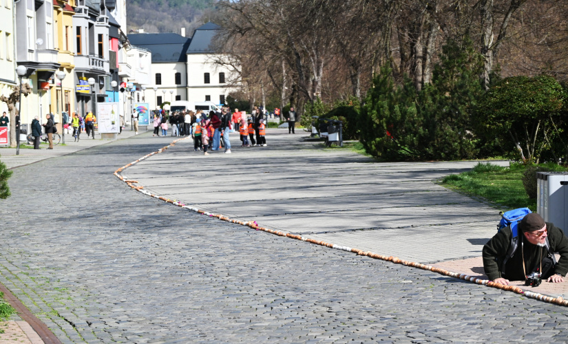 Najdlhšia reťaz z vyfúknutých vajíčok
