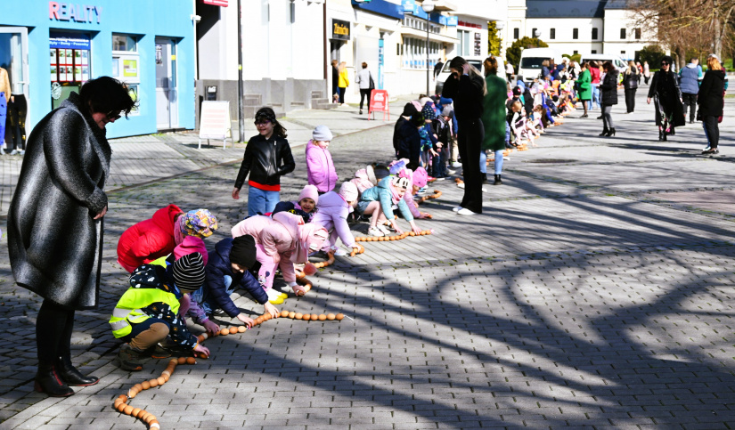 Najdlhšia reťaz z vyfúknutých vajíčok