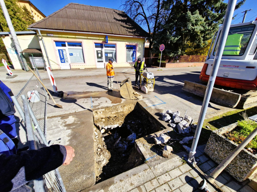 Netesnosť na potrubí - výkop Pugačevova ulica (4.4.)