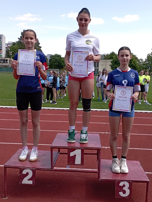 Školská atletika chlapcov a dievčat ZŠ
