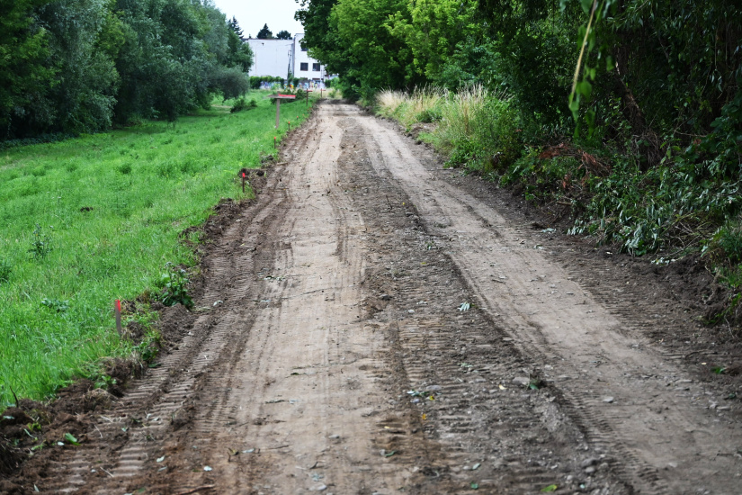 Stavba cyklochodníka .- cyklocestička Laborec (29. týždeň)