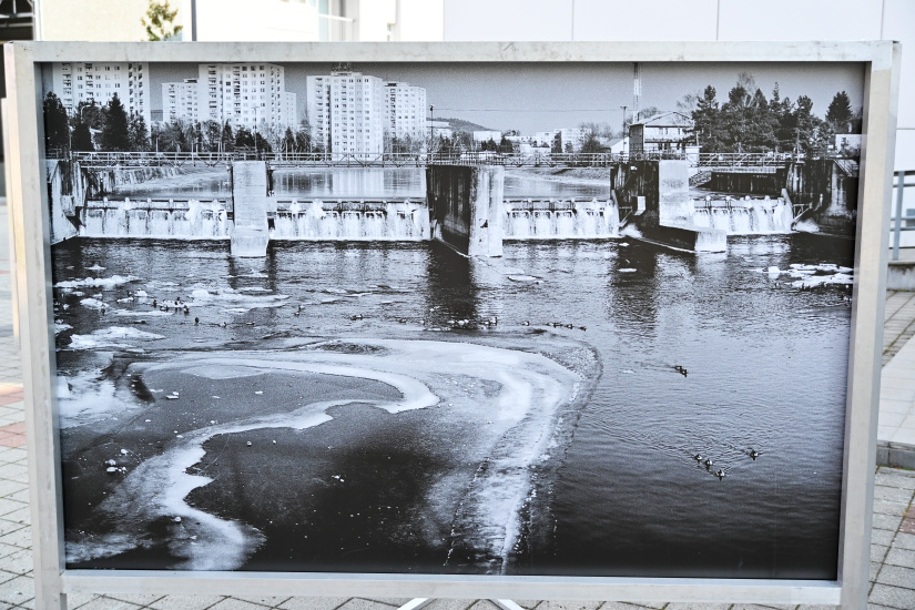 FOTOpotulky 2025: Námestie V. – panelové fotografie pred knižnicou