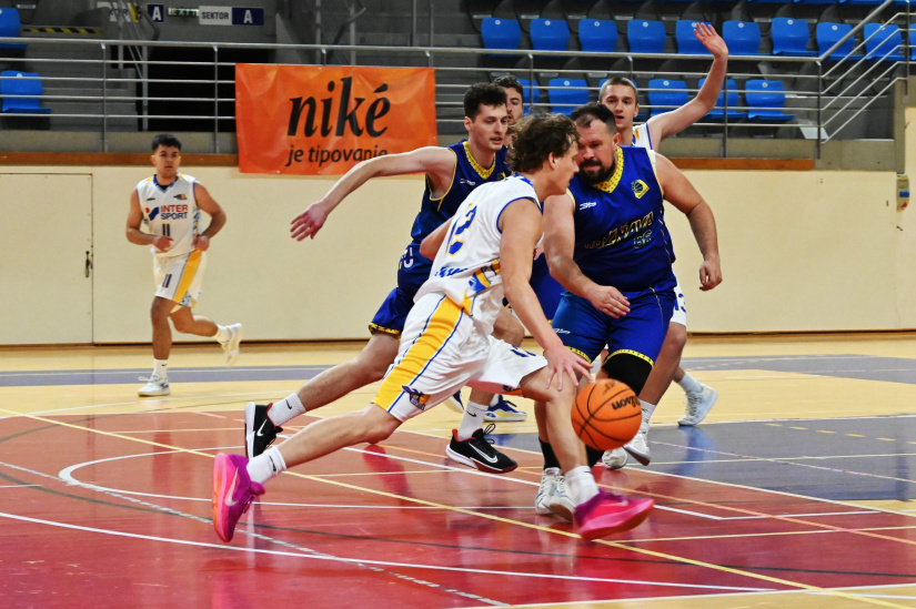 1. BK Humenné - Dolný Kubín 68:54