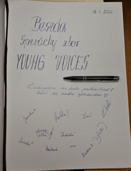 Beseda v knižnici... Dievčenský spevácky zbor Young Voices