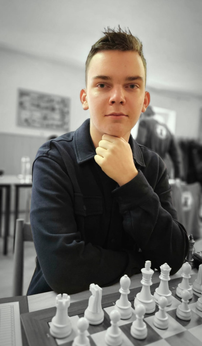 ŠK Šachy Reinter Humenné (zápas v Osuskom 6:2) - Lukáš Gay
