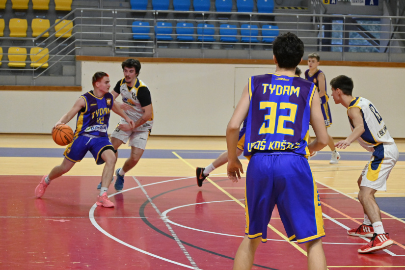 1. BK Humenné - Tydam UPJŠ Košice 32:77 (juniori)