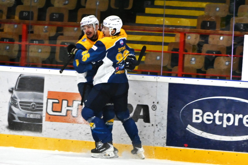 HC 19 Humenné - Nové Zámky 6:3 / štvrťfinále 2