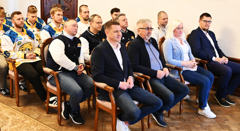 Strieborné medaily pre HC 19 Humenné / TIPOS SHL 2025-26