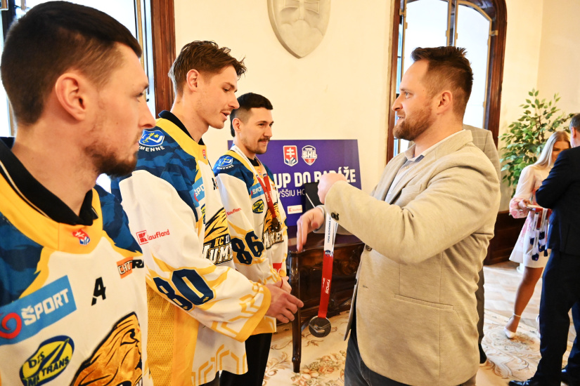 Strieborné medaily pre HC 19 Humenné / TIPOS SHL 2025-26
