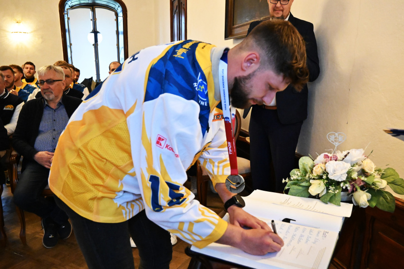 Strieborné medaily pre HC 19 Humenné / TIPOS SHL 2025-26