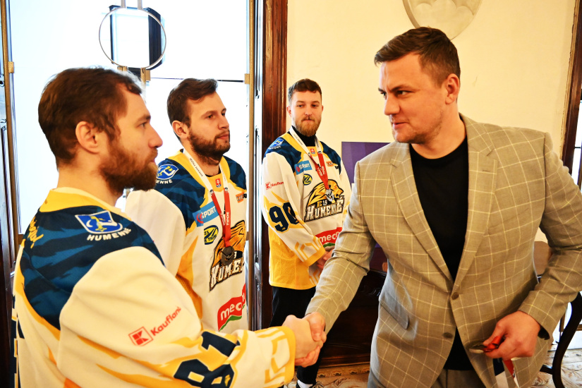 Strieborné medaily pre HC 19 Humenné / TIPOS SHL 2025-26