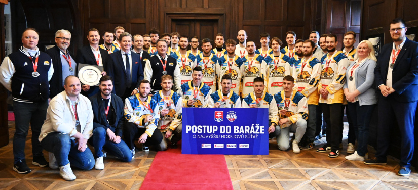 Strieborné medaily pre HC 19 Humenné / TIPOS SHL 2025-26